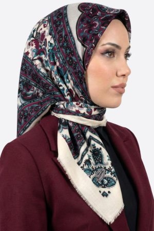 0286983002de423892b7e1089e4a2b6a.jpg Desenli Flamlı Eşarp 6524-18