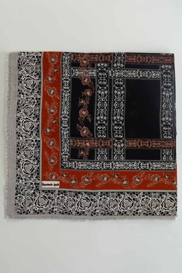 032e4df0605d4952a14c400c16532388.jpg Yasemin Desenli Flamlı Dimi Eşarp 6532-5