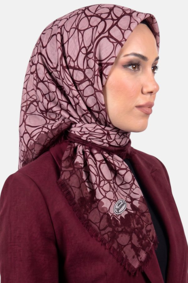 0a7eb23165cc4ba29515c624327ead13.jpg Yasemin Desenli Flamlı Dimi Eşarp 6534-22