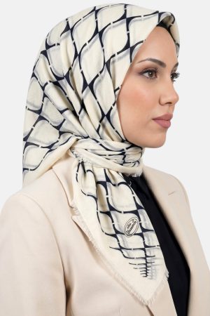 0e1c0bfbe8ea4204bfdb427ac9ed13a4.jpg Yasemin Desenli Flamlı Dimi Eşarp 6535-6