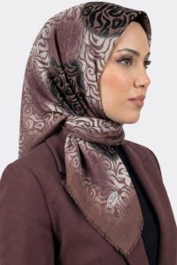 Yasemin İpek Desenli Flamlı Eşarp 6528-18