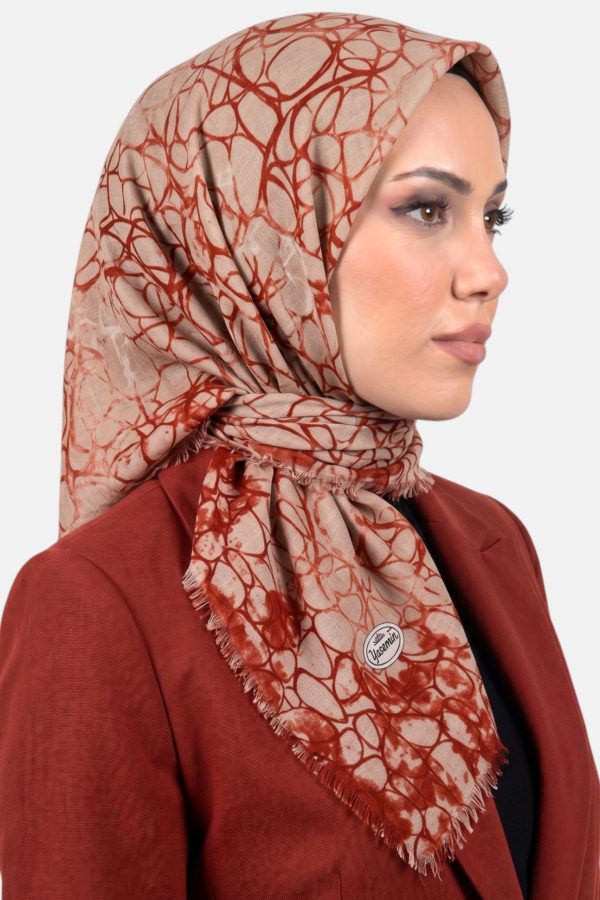 260145b3c44b4e2e94c14cbb079277a8.jpg Yasemin Desenli Flamlı Dimi Eşarp 6534-14