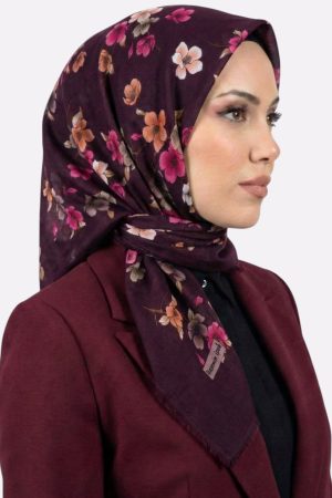2c4883d52ff34781a619d07ec3db6f85.jpg Yasemin İpek Desenli Flamlı Eşarp 6529-23
