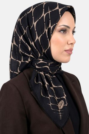 358cad1a13684ae4bf46cd5f233788ee.jpg Yasemin Desenli Flamlı Dimi Eşarp 6535-1