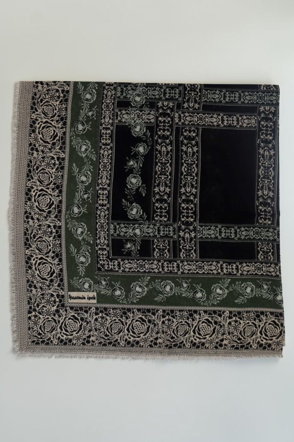 38af949f9de24b34ae230c55ff63d482.jpg Yasemin Desenli Flamlı Dimi Eşarp 6532-9