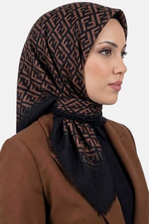 4029ca8d0b4d42749b55d9157eb2cb84.jpg Desenli Flamlı Dimi Eşarp 6539-4