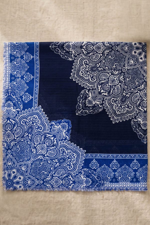 467d1cbce19b4814891e23f8e810d269.jpg Yasemin Desenli Flamlı Dimi Eşarp 6540-17