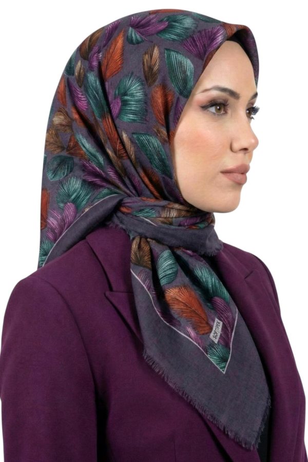 550ea2c7dc7c4ad1b78df9a3dd281b1a.jpg Soft İpek Desenli Flamlı Eşarp 6530-1