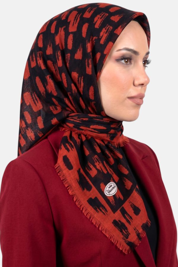 5808e6ab8fa3499aa519a9e13d05beb4.jpg Yasemin Desenli Flamlı Dimi Eşarp 6531-15