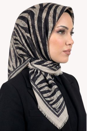 5b8a2f53580d4aa6b2431fef248f7a5f.jpg Desenli Flamlı Eşarp 6523-3