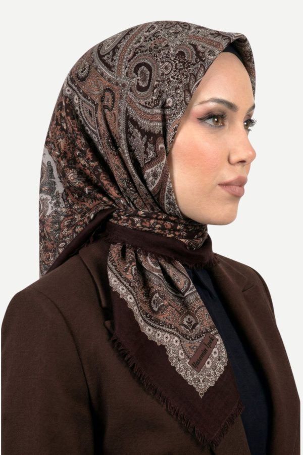65845d62ed784ce297fd4752ebf1ca7a.jpg Desenli Flamlı Eşarp 6519-29