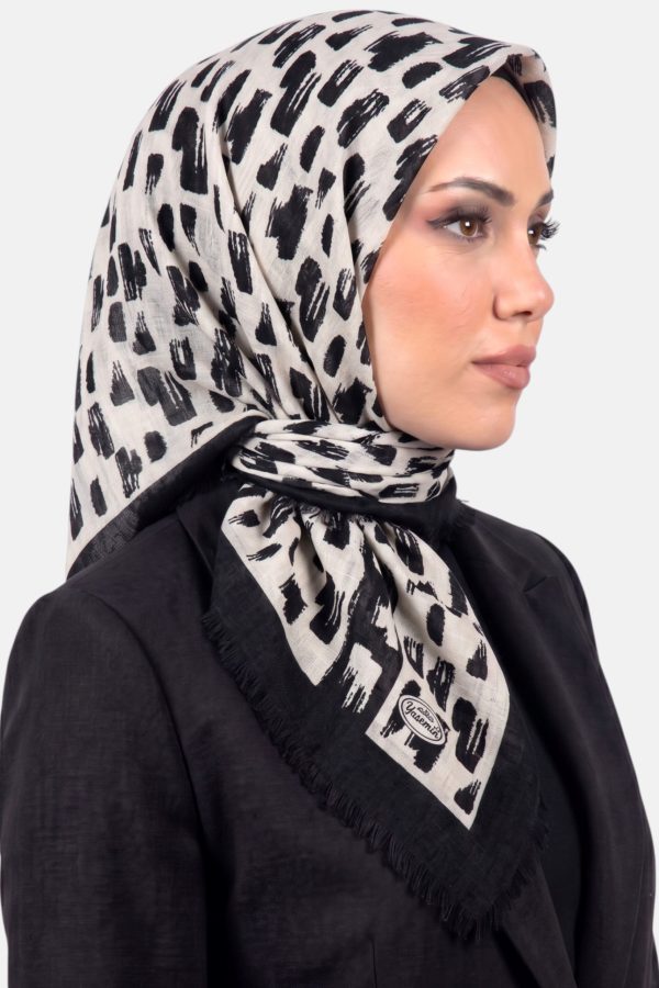 7fabc2508cc54e6c8dbdd3ee9552095a.jpg Yasemin Desenli Flamlı Dimi Eşarp 6531-23