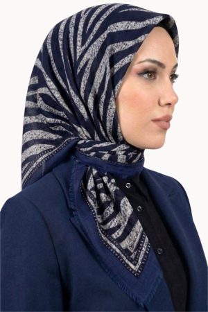 9251d13e3af8421c99bfd0c4181e0be9.jpg Desenli Flamlı Eşarp 6523-10