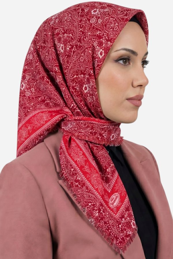 9fb8e43d594447b6b7db7430f080b8ee.jpg Yasemin Desenli Flamlı Dimi Eşarp 6536-27