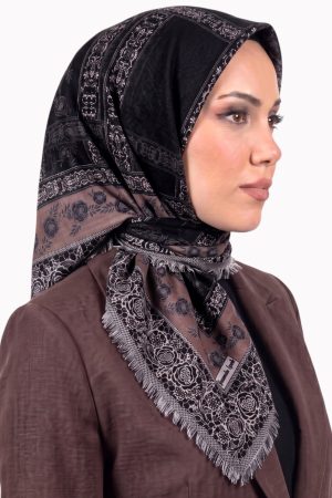 a0c321d2af1b4165bcc61da71bd1367d.jpg Yasemin Desenli Flamlı Dimi Eşarp 6532-26