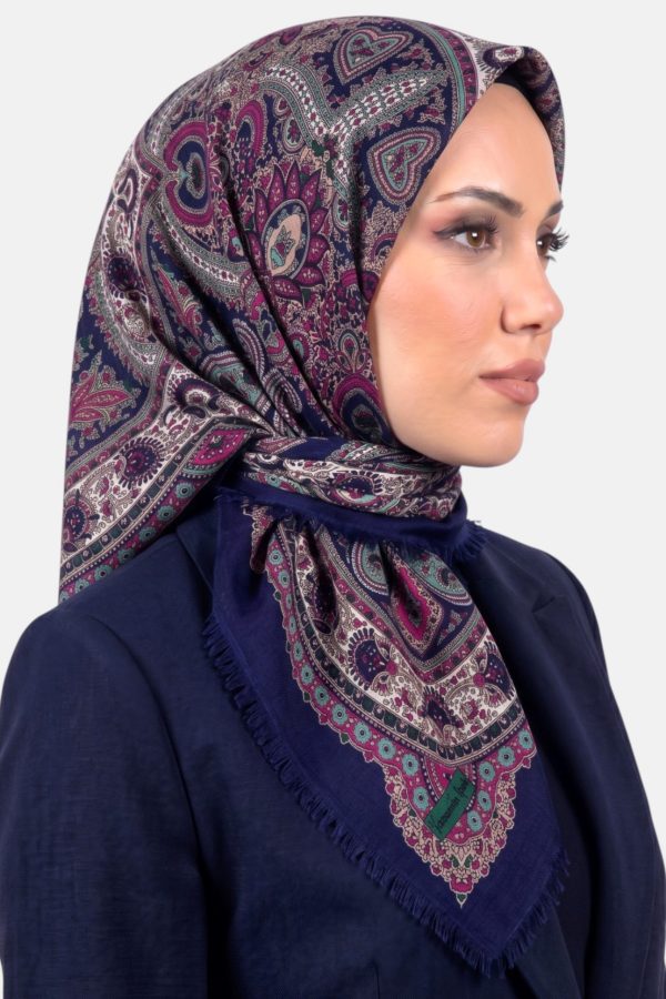 a4eccbb3a2844d6281eedb9904c0920a.jpg Desenli Flamlı Eşarp 6519-22