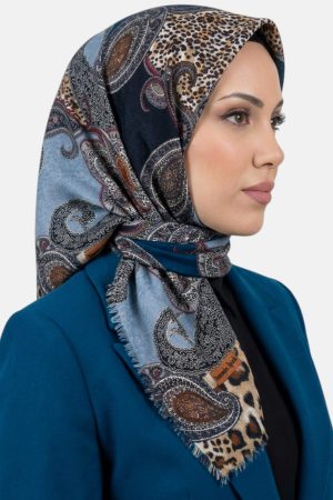 a5a453221f2f461593bcef972960d376.jpg Yasemin Desenli Flamlı Dimi Eşarp 6538-12