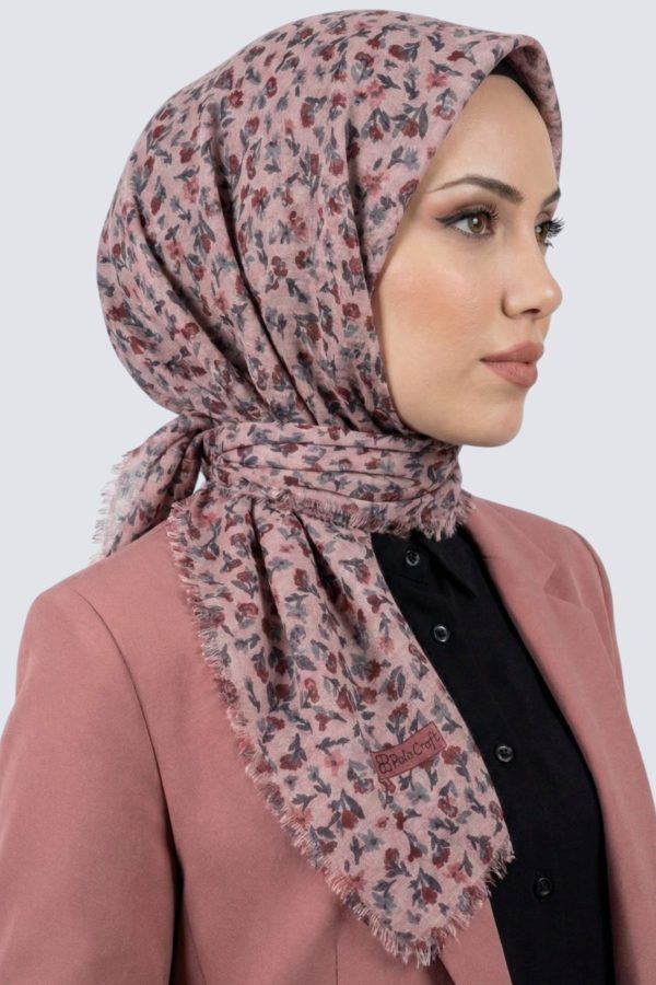 a73d58fe98764d7aa5abb499449a57b0.jpg Desenli Flamlı Eşarp 6515-16