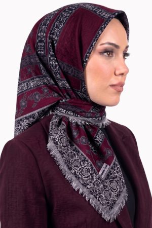 ae3ccee95d134de3b0e84a79944c5982.jpg Yasemin Desenli Flamlı Dimi Eşarp 6532-29