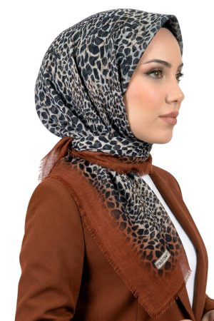 b0d72815b5a840ac9a5099bcbc8edf7b.jpg Desenli Flamlı Eşarp 6521-12