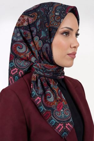 b5c97fa5987a4e0e90e3f2010a1e2f07.jpg Yasemin Desenli Flamlı Dimi Eşarp 6537-16
