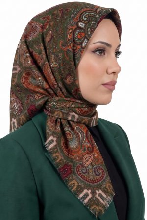 b80fbbd6b4e5425587eb90720c610a55.jpg Yasemin Desenli Flamlı Dimi Eşarp 6537-7