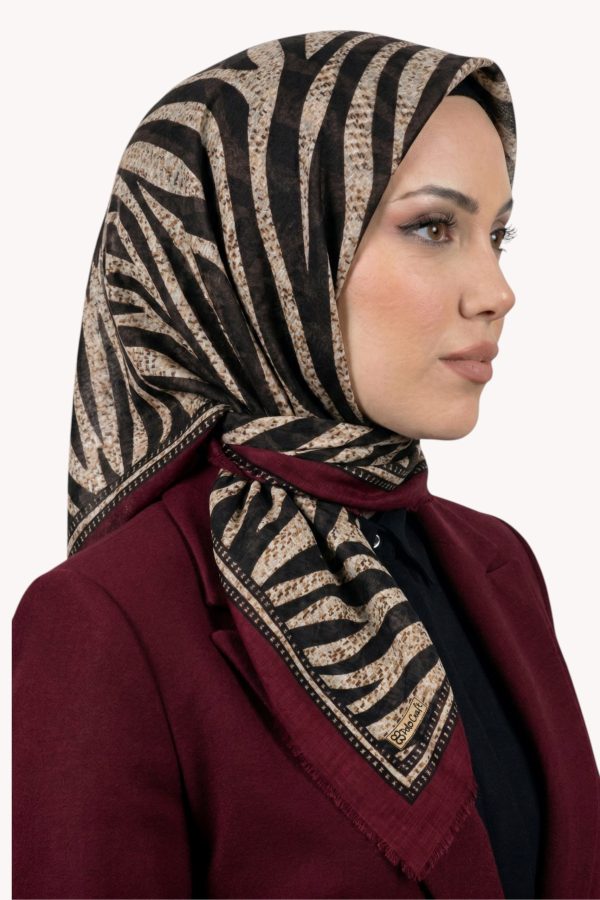 b922d677306e4816b82a37a2c22cf8ff.jpg Desenli Flamlı Eşarp 6523-11