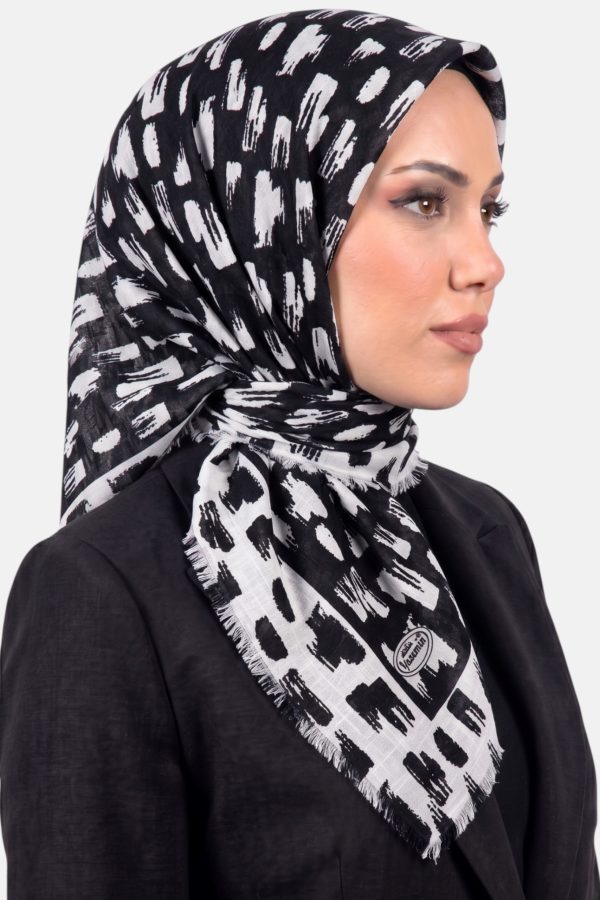 cc8d58fa27934abaad187e94e6e0b382.jpg Yasemin Desenli Flamlı Dimi Eşarp 6531-1