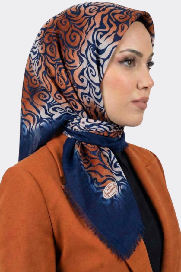 d4c87084cdc941dba9e979937e568142.jpg Yasemin İpek Desenli Flamlı Eşarp 6528-6