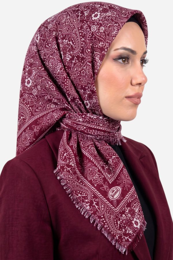 de218eeae0674c1283b9bba3877f7889.jpg Yasemin Desenli Flamlı Dimi Eşarp 6536-9
