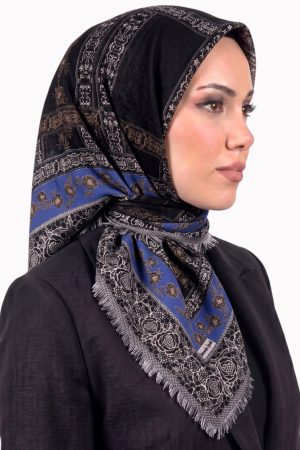 fe96ce0a590c4fc791d2a9e2cb7c05ed.jpg Yasemin Desenli Flamlı Dimi Eşarp 6532-18